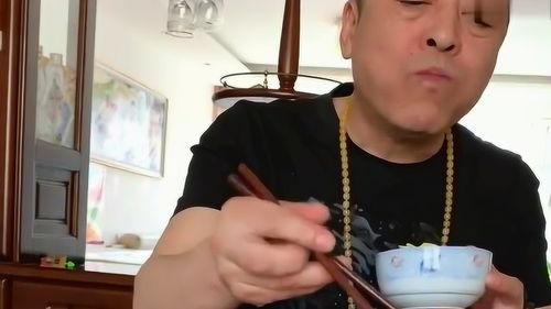 吃瓜网红东北大哥是谁,吃瓜网红东北大哥的真实身份  第2张